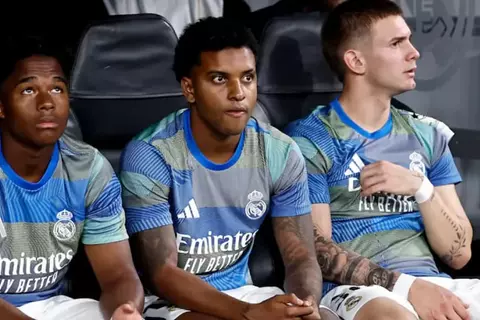 أرقام صادمة.. الجبهة اليمنى "صداع" يؤرق ألونسو مع ريال مدريد